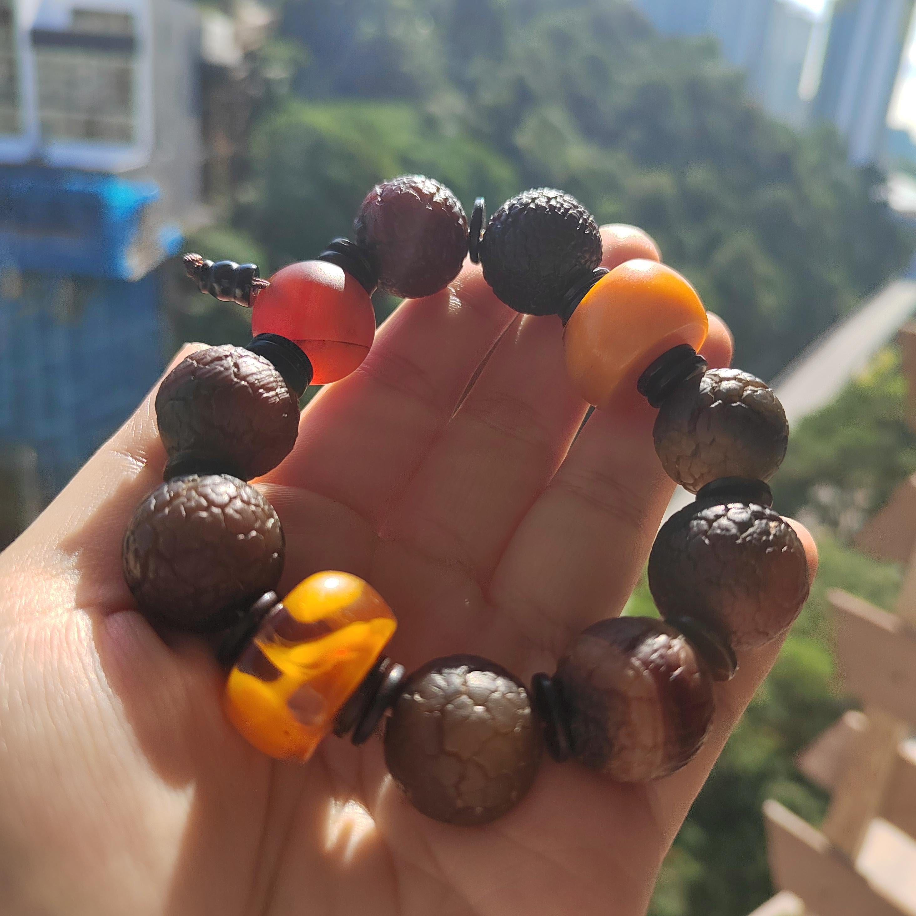 Unique Design Matte Surfaces Old Wax Shell Agate with Beeswax Amber Large Beads Bracelet 玛瑙老蜡壳蜜蜡独特的哑光手串 SL127 - SL Precious