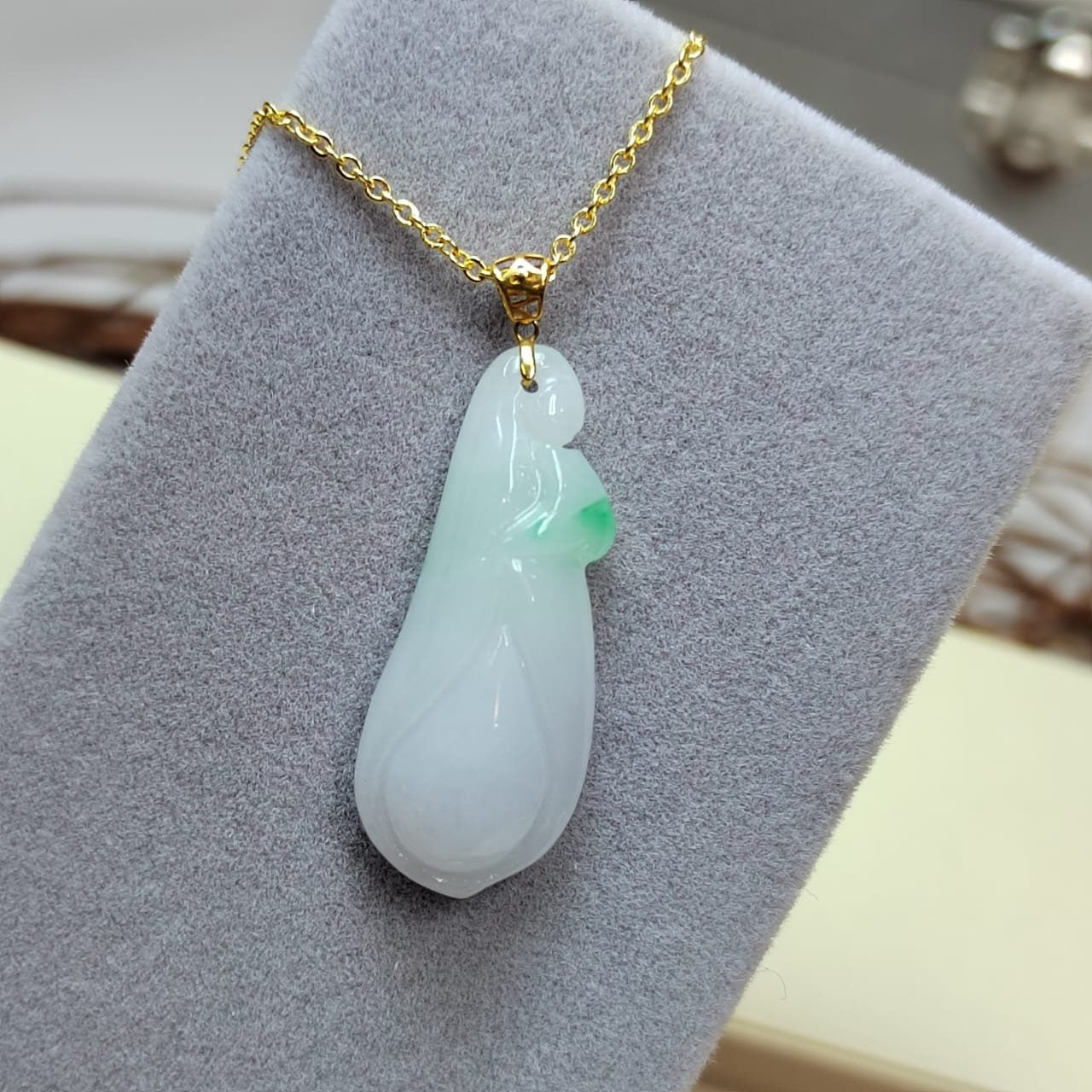 Certified A-Grade Gemstone Women Hand Carved Burmese Green White Flower Jadeite 18K Gold Setting For Her  SL026