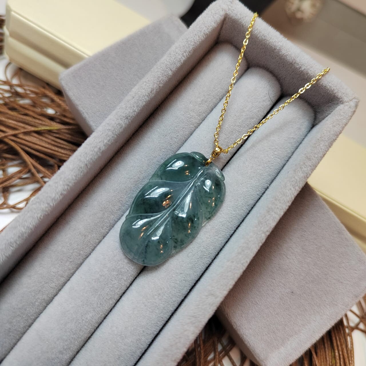 Luxurious 18k Gold Pendant with Certified Guatemala Leaf Jadeite | A-Grade Translucent Gemstone SL8017 - SL Precious