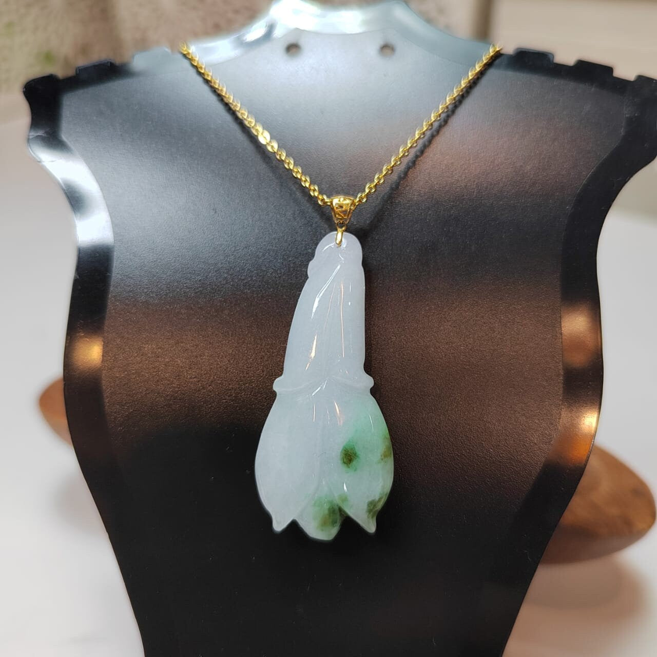 Luxurious A-Grade Gemstone Jadeite Pendant in Yellow Gold Setting for Special Occasions SL8013 - SL Precious