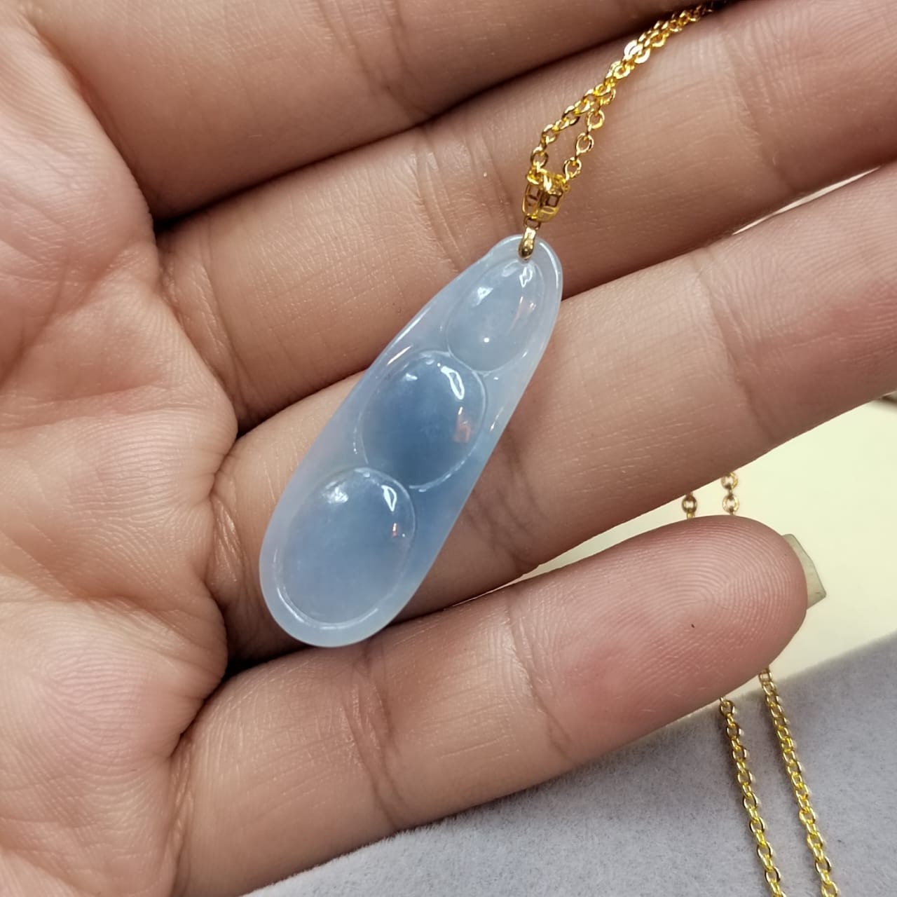 Hand Carved Elegant Rare Purple Icy Lucky Bean 福豆 Shape Jadeite 18K Solid Yellow Gold Setting SL022 - SL Precious