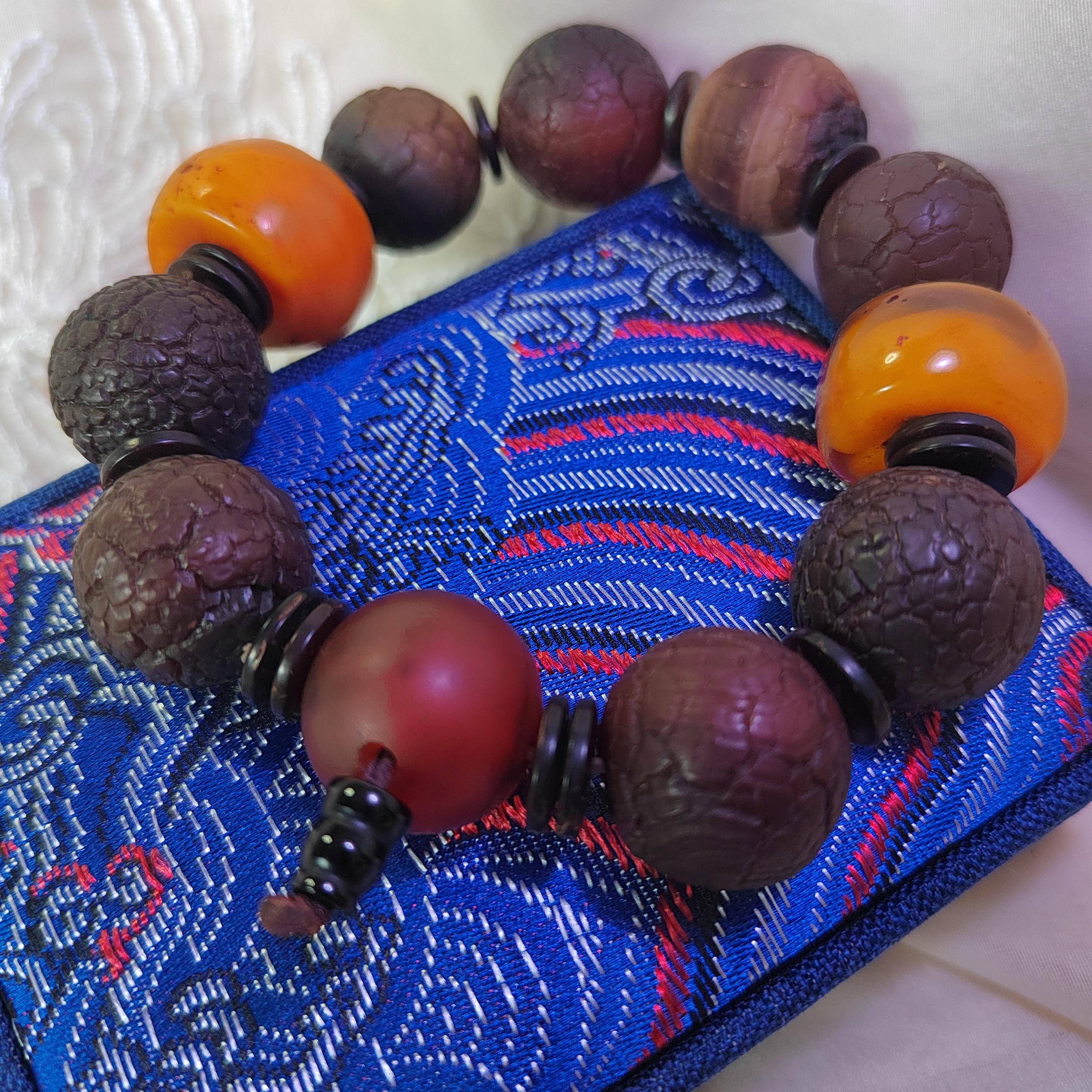 Unique Design Matte Surfaces Old Wax Shell Agate with Beeswax Amber Large Beads Bracelet 玛瑙老蜡壳蜜蜡独特的哑光手串 SL127 - SL Precious