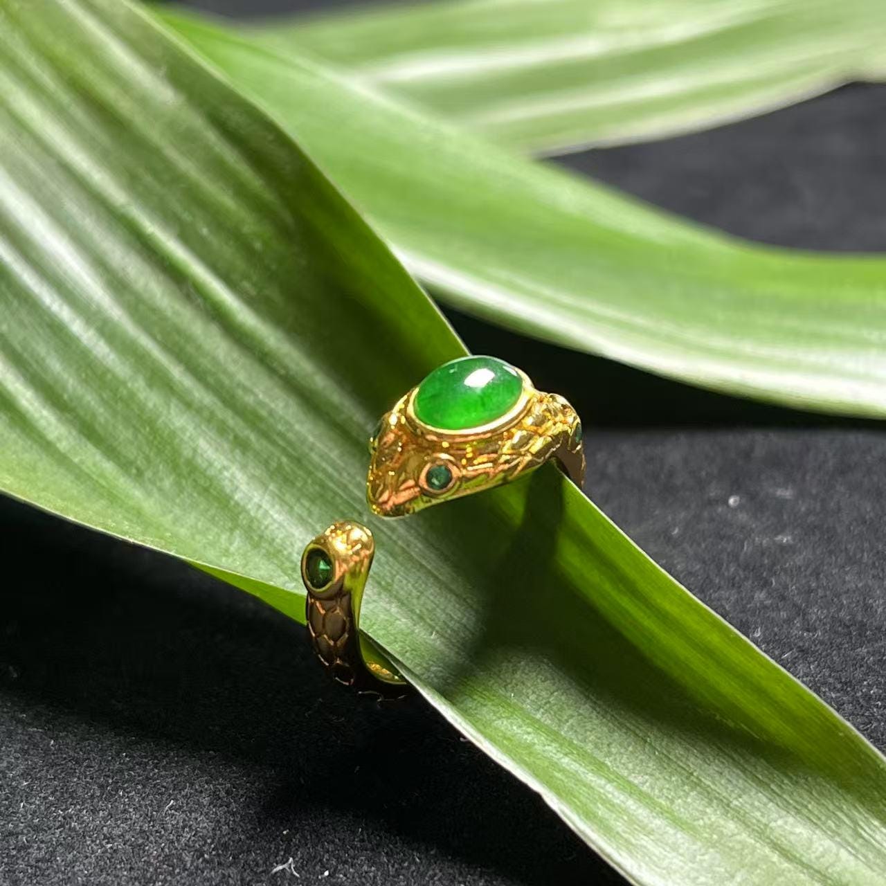 Certified A-Grade Natural Untreated Burmese Imperial Green Beautiful Snake Design Jadeite Green SL368x36