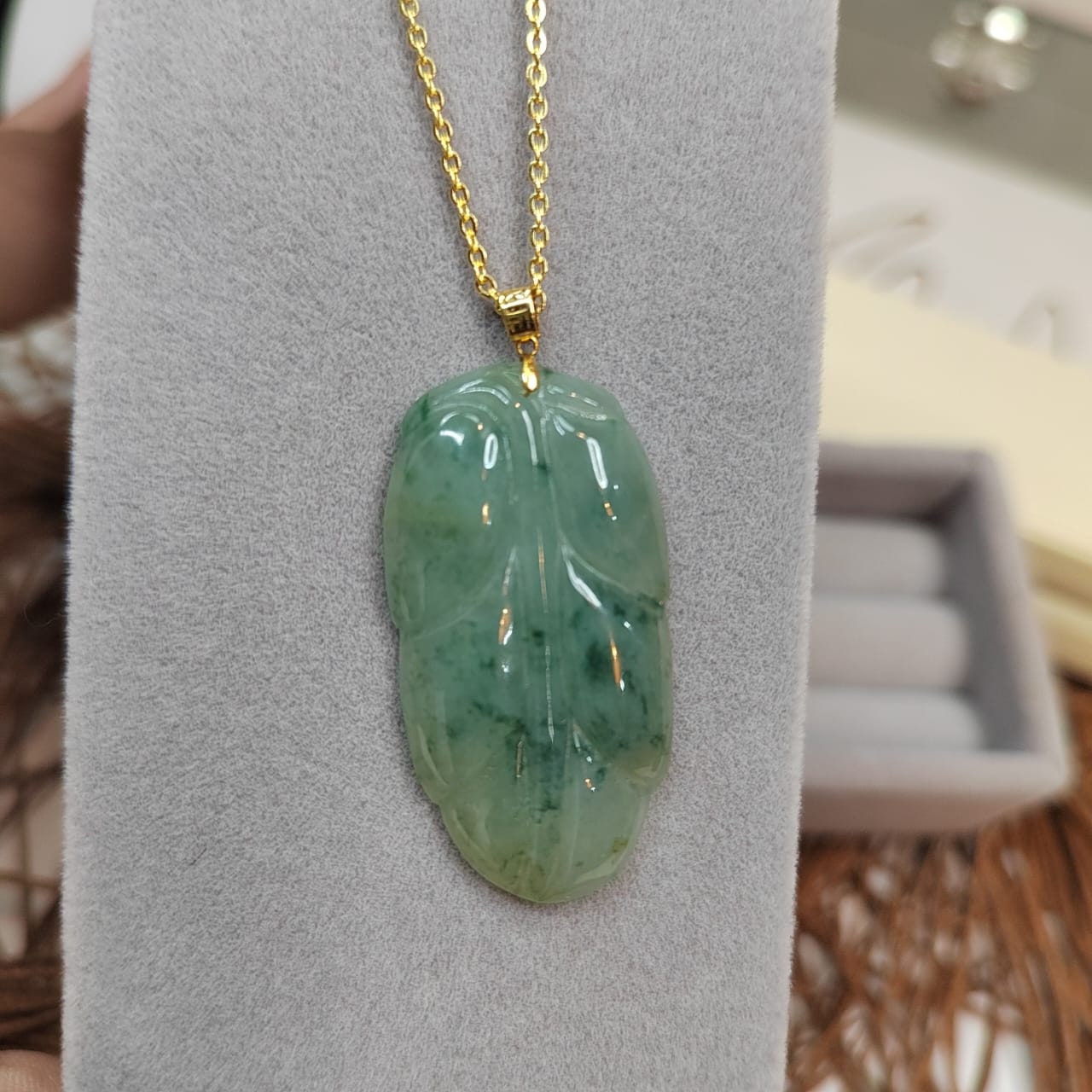 Certified A-Grade Gemstone Natural Green Yellow With Yellow Leaf Jadeite 18K Gold Setting For Her Gifts SL8019