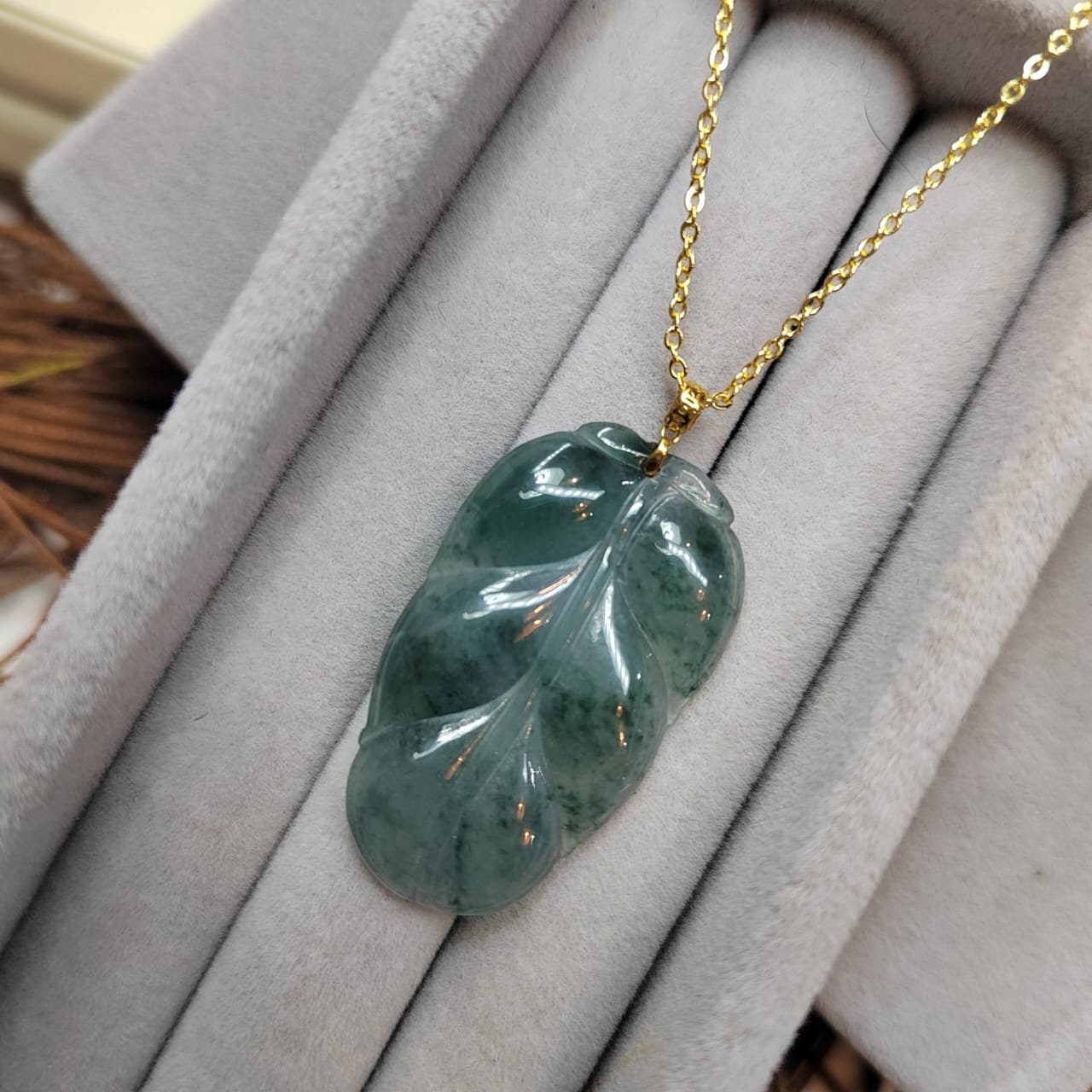 Luxurious 18k Gold Pendant with Certified Guatemala Leaf Jadeite | A-Grade Translucent Gemstone SL8017 - SL Precious