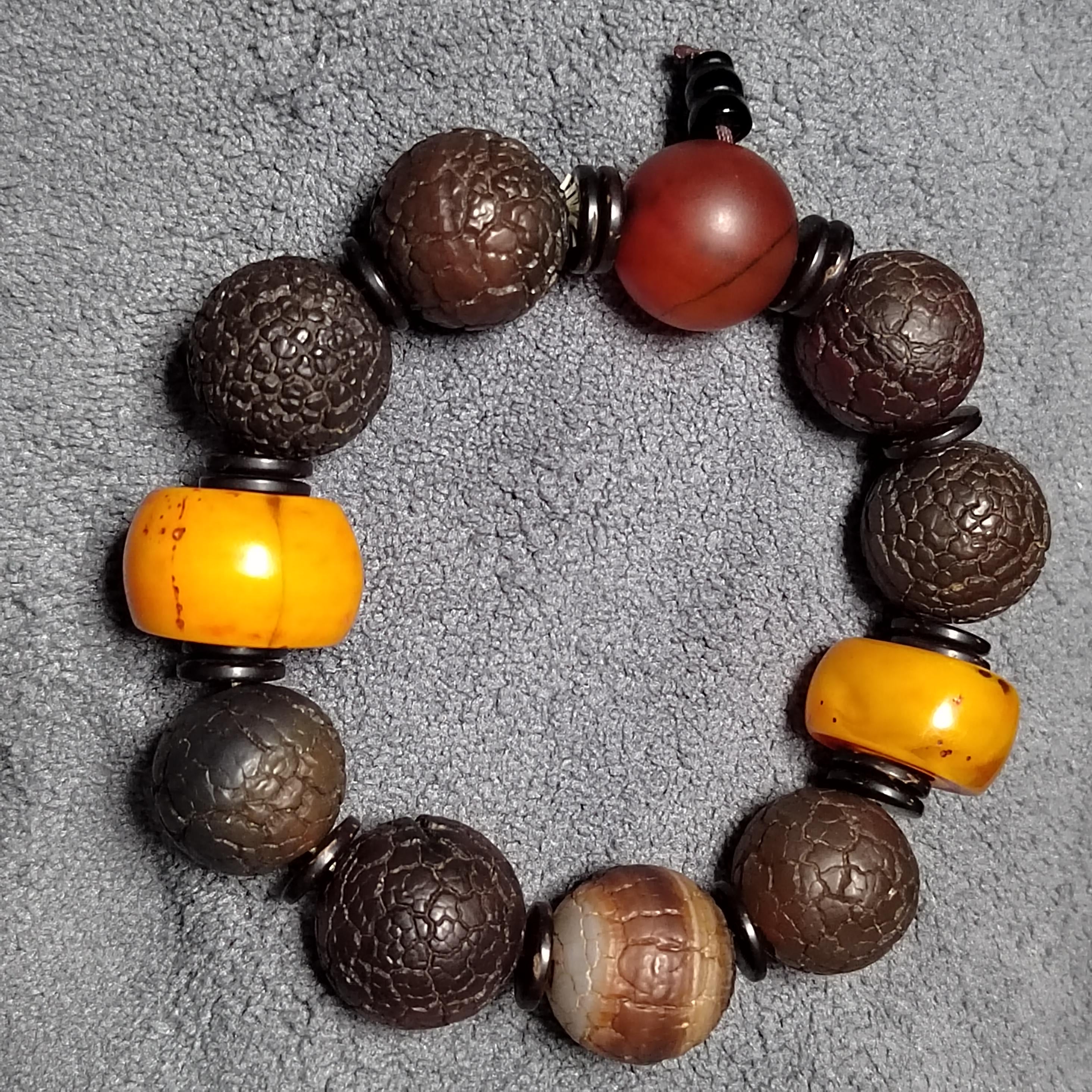 Unique Design Matte Surfaces Old Wax Shell Agate with Beeswax Amber Large Beads Bracelet 玛瑙老蜡壳蜜蜡独特的哑光手串 SL127 - SL Precious