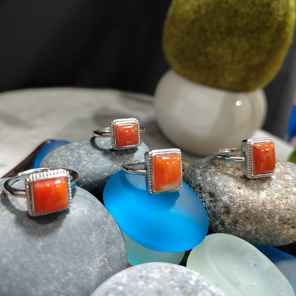 Liangshan Waxi Nanhong Agate Ring: 18K Gold-Plated Brass, Adjustable SL419