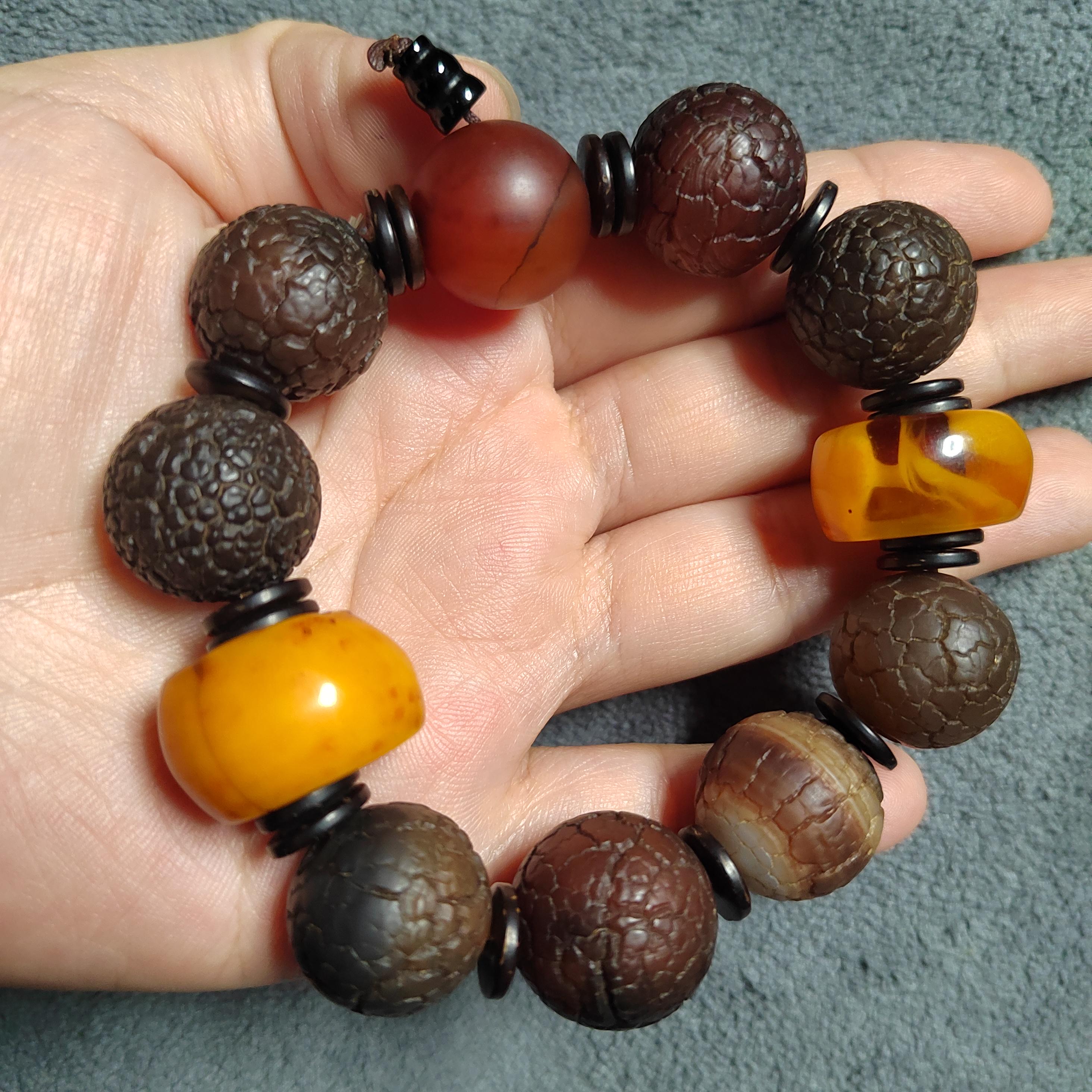 Unique Design Matte Surfaces Old Wax Shell Agate with Beeswax Amber Large Beads Bracelet 玛瑙老蜡壳蜜蜡独特的哑光手串 SL127 - SL Precious