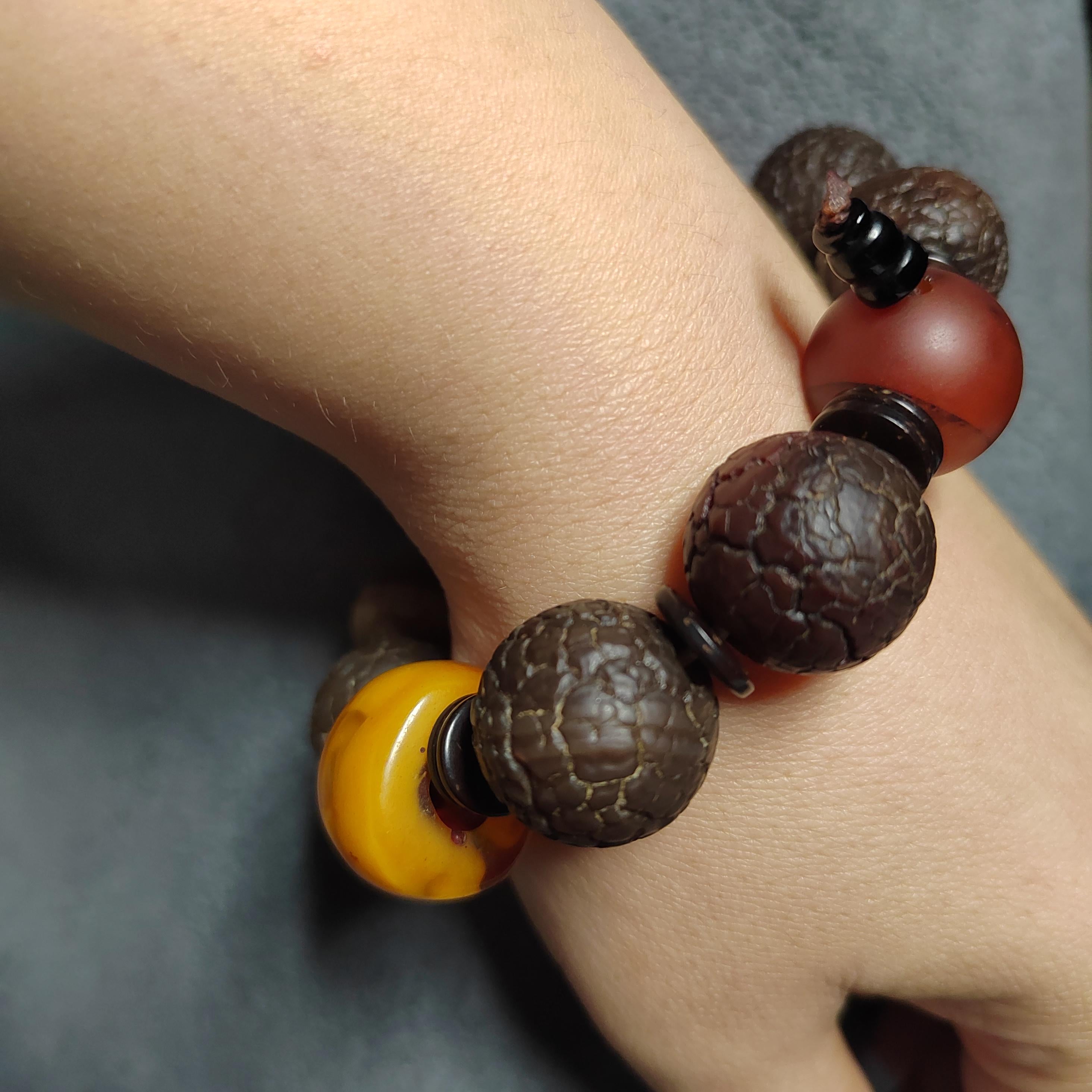 Unique Design Matte Surfaces Old Wax Shell Agate with Beeswax Amber Large Beads Bracelet 玛瑙老蜡壳蜜蜡独特的哑光手串 SL127 - SL Precious
