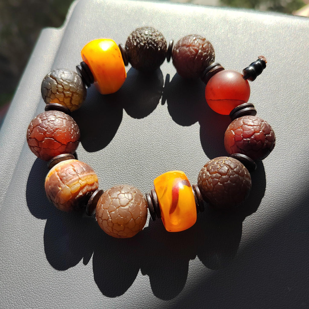 Unique Design Matte Surfaces Old Wax Shell Agate with Beeswax Amber Large Beads Bracelet 玛瑙老蜡壳蜜蜡独特的哑光手串 SL127 - SL Precious