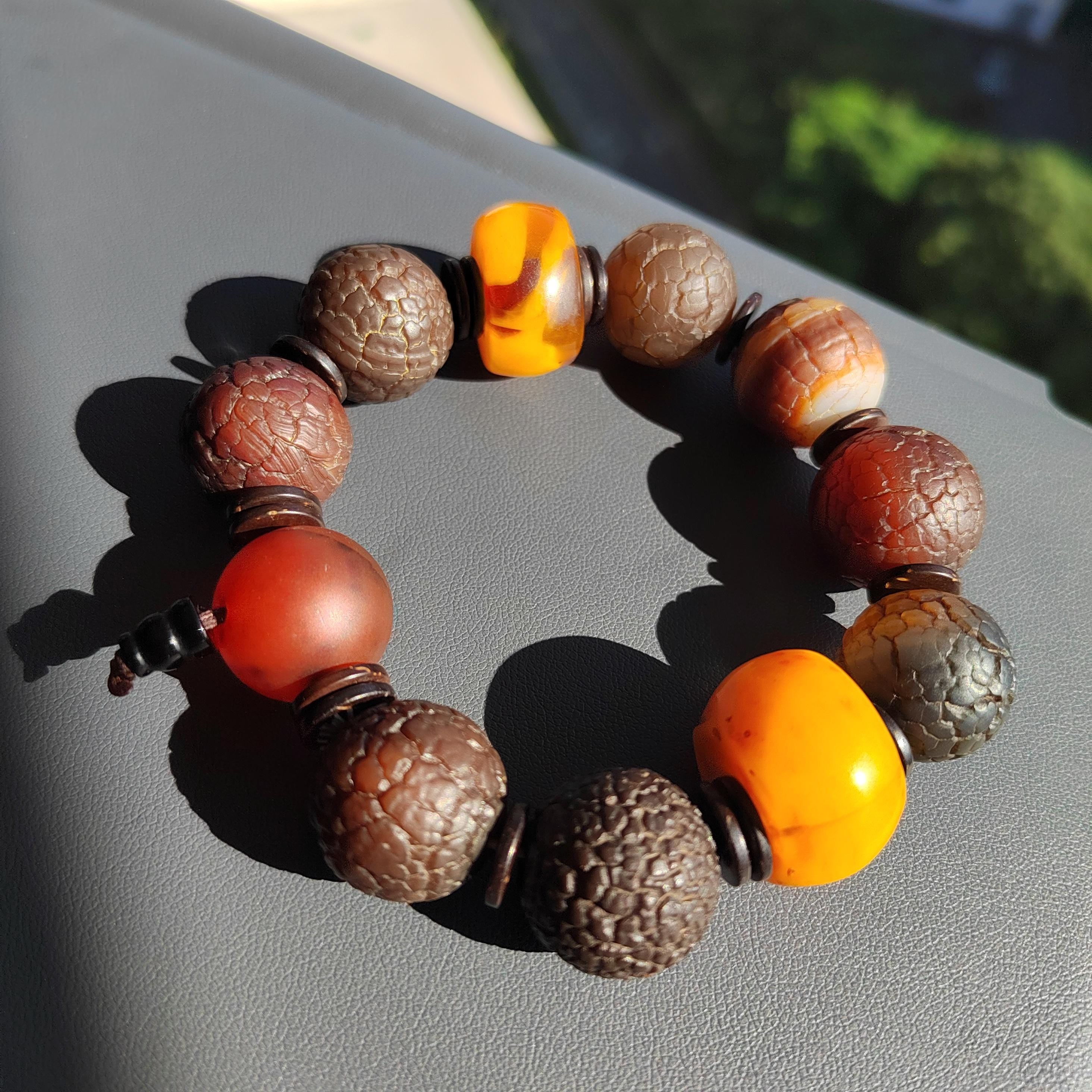 Unique Design Matte Surfaces Old Wax Shell Agate with Beeswax Amber Large Beads Bracelet 玛瑙老蜡壳蜜蜡独特的哑光手串 SL127 - SL Precious