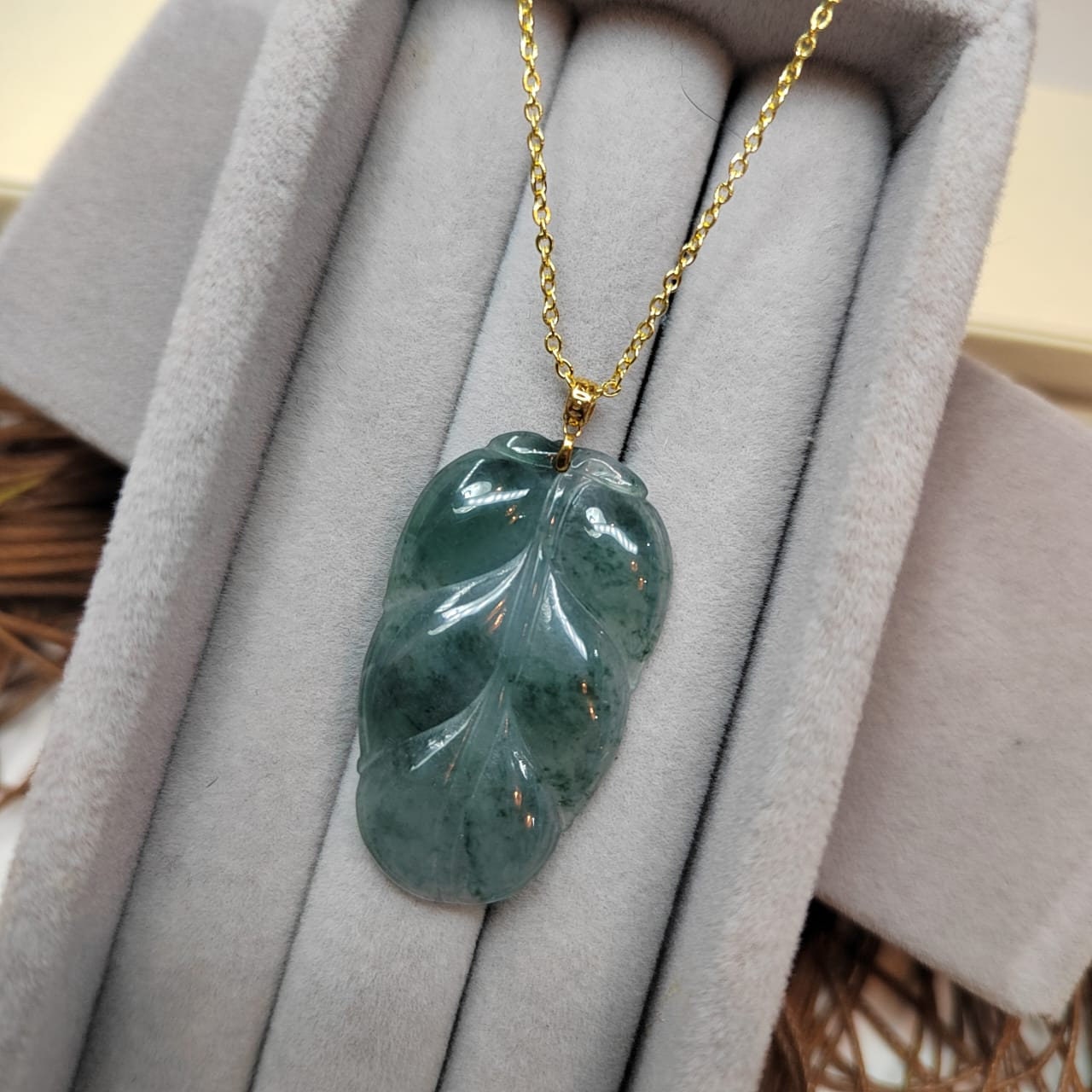 Luxurious 18k Gold Pendant with Certified Guatemala Leaf Jadeite | A-Grade Translucent Gemstone SL8017 - SL Precious