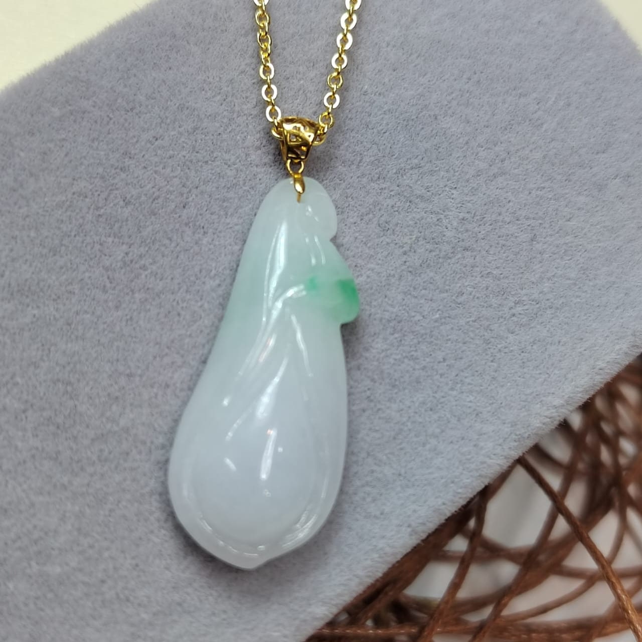 Certified A-Grade Gemstone Women Hand Carved Burmese Green White Flower Jadeite 18K Gold Setting For Her  SL026