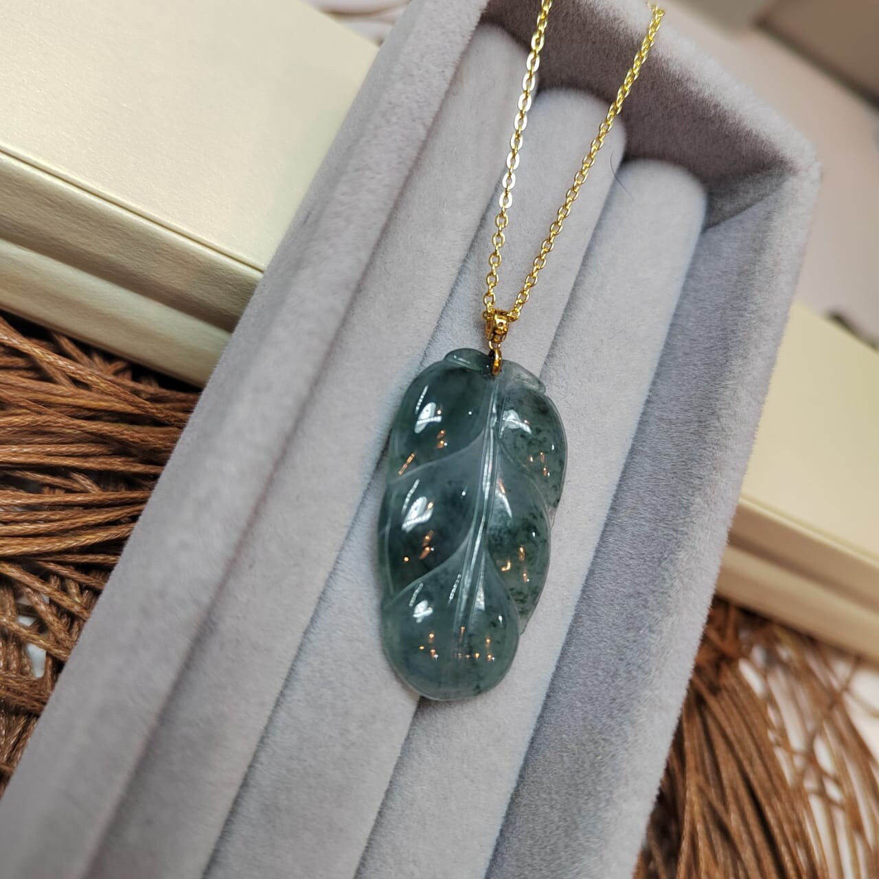 Luxurious 18k Gold Pendant with Certified Guatemala Leaf Jadeite | A-Grade Translucent Gemstone SL8017 - SL Precious