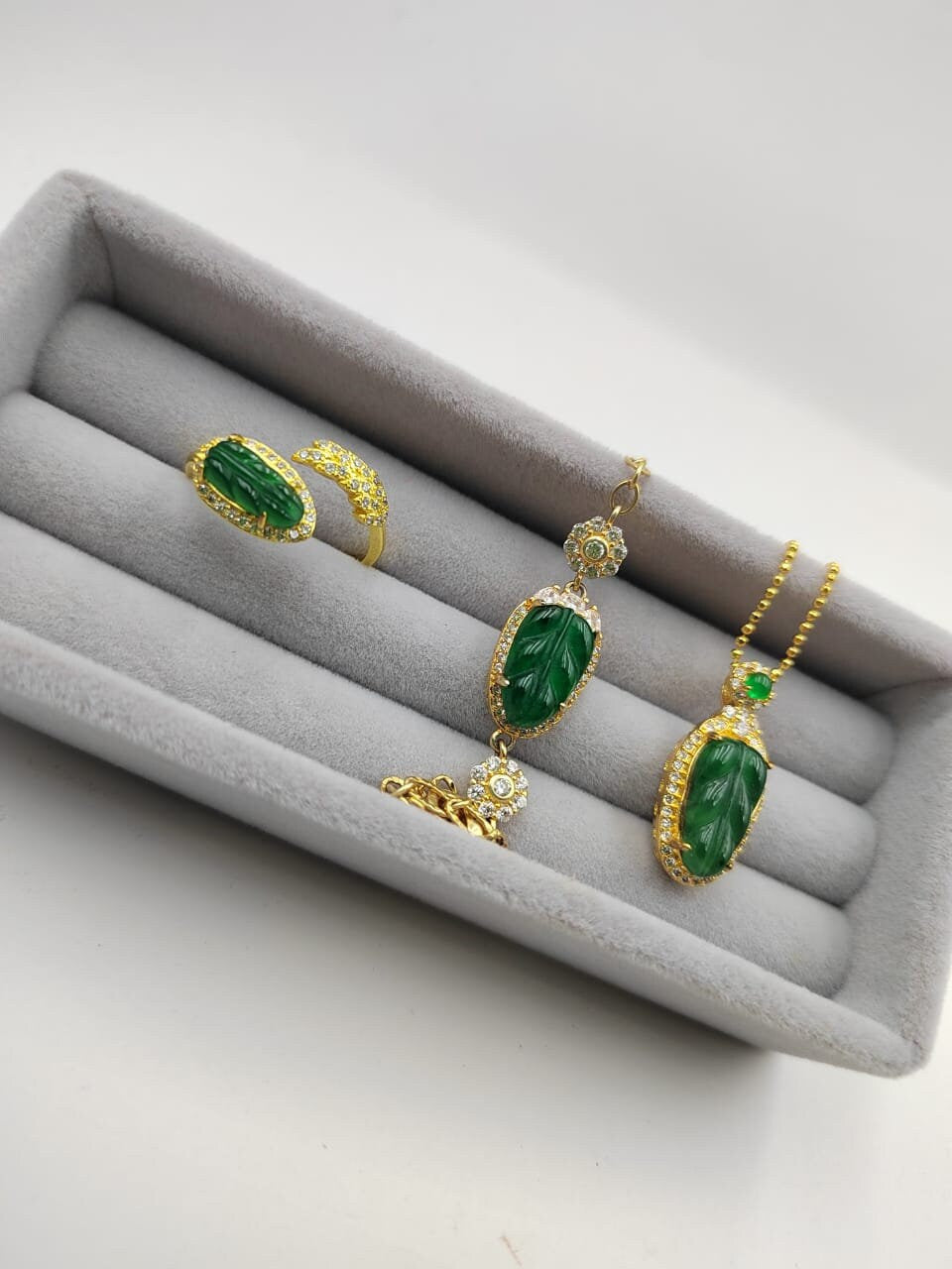 Elegant Jadeite Leaf Motif Jewelry