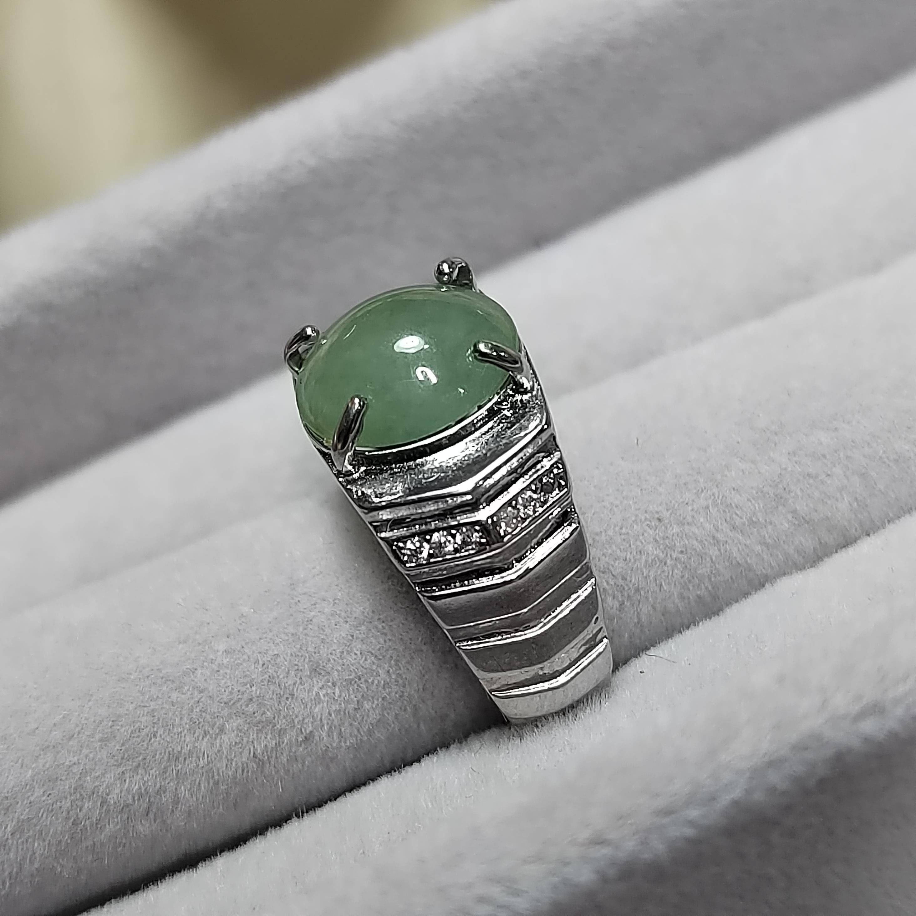 Simple and Elegant Jadeite Ring with Adjustable Fit