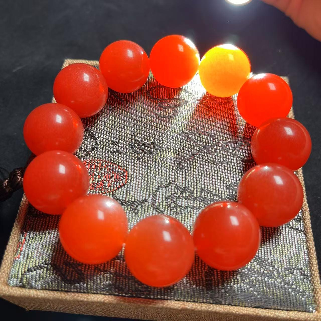 Certified A-Grade Baoshan Nanhong “Ice-Red” Agate Bracelet | 20 mm Beads | 134 g | Rare Full-Color Burmese-Grade Glow SL478/100A
