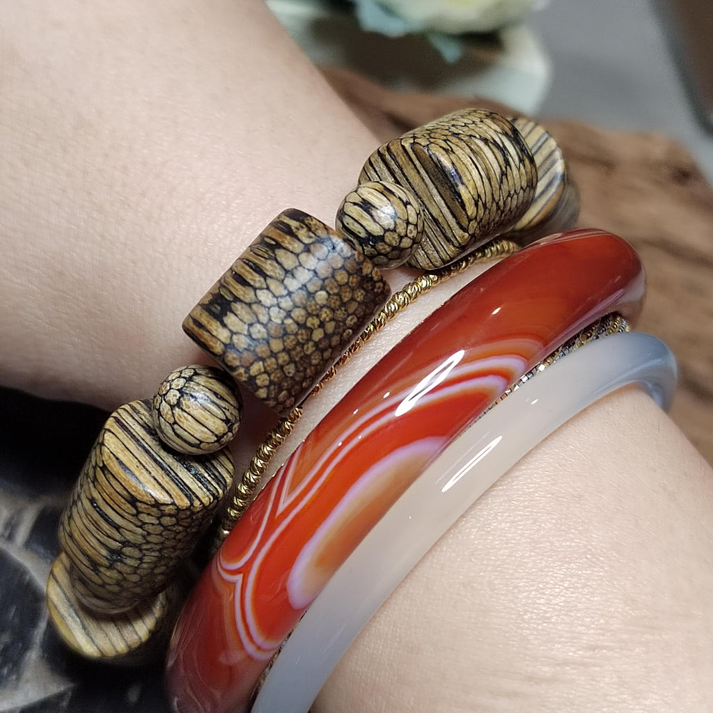 Certified Cultivated Cambodian Snake-Pattern White Chesswood Bracelet SL517