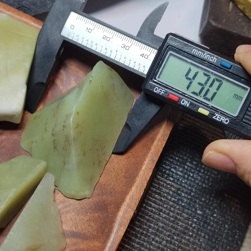 Nephrite Jade Raw Fragments • Huangkou Ice-Yellow with Water Grass Flower Pattern (454g) SL536 SL Precious
