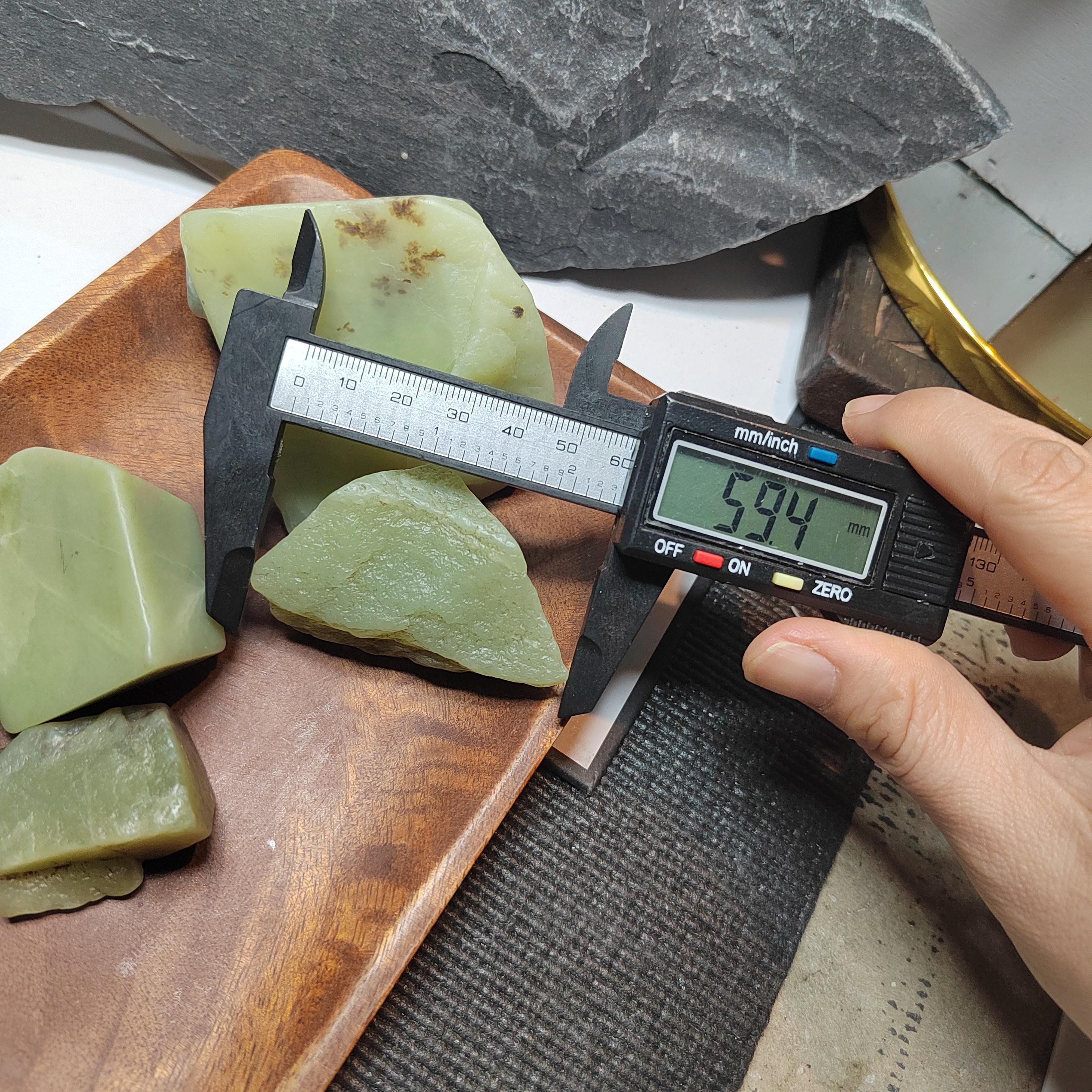 Nephrite Jade Raw Fragments • Huangkou Ice Yellow, Water Grass Flower Pattern 453g SL537 SL Precious