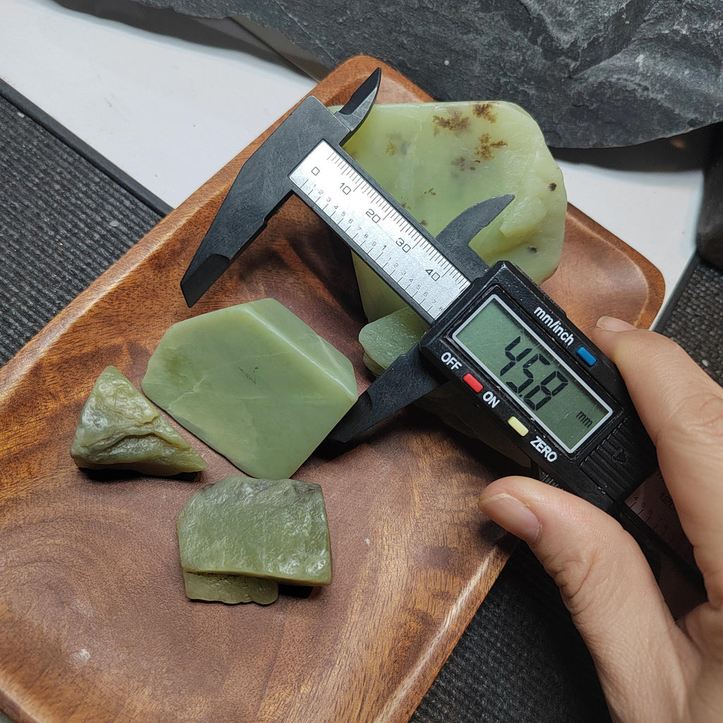 Nephrite Jade Raw Fragments • Huangkou Ice Yellow, Water Grass Flower Pattern 453g SL537 SL Precious
