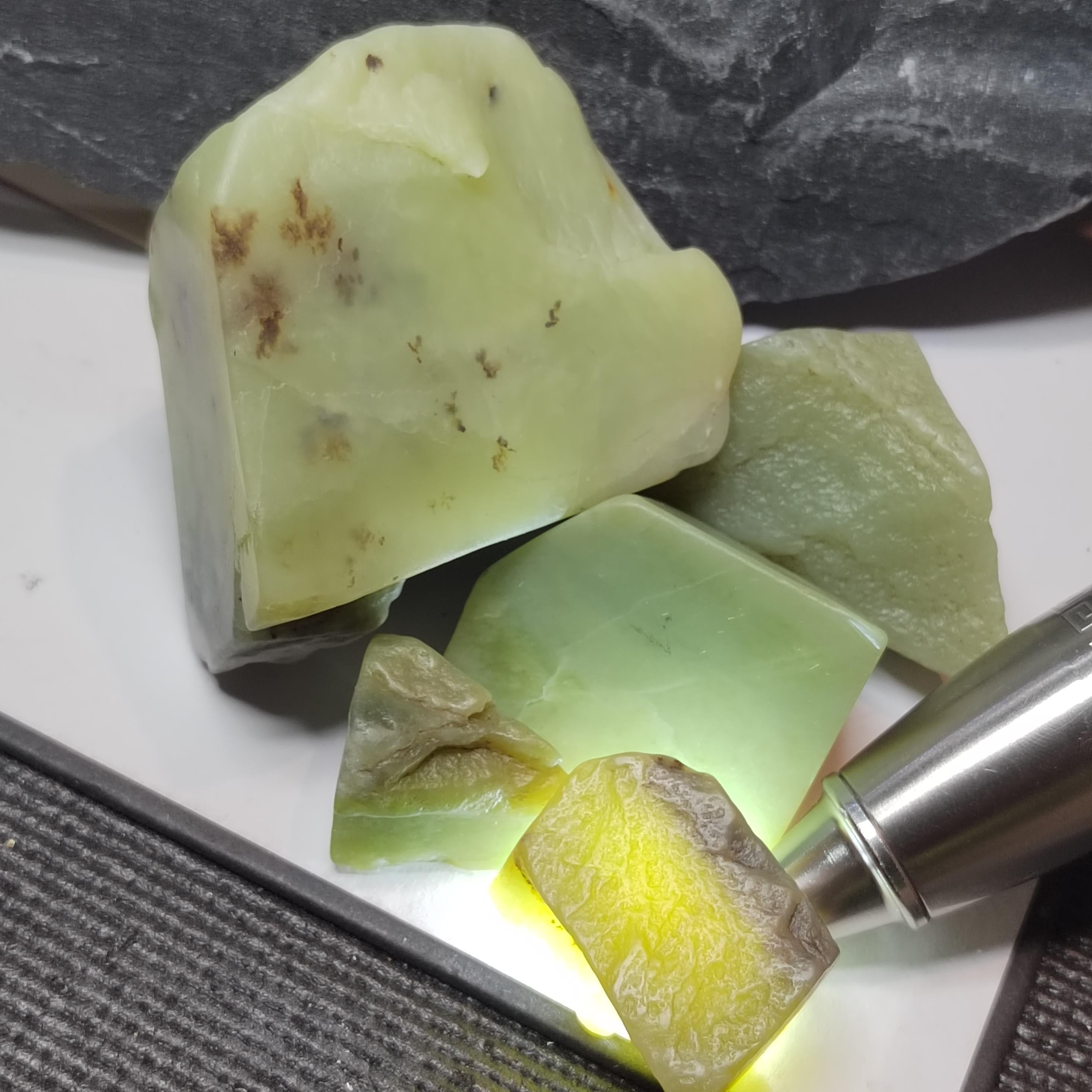 Nephrite Jade Raw Fragments • Huangkou Ice Yellow, Water Grass Flower Pattern 453g SL537 SL Precious