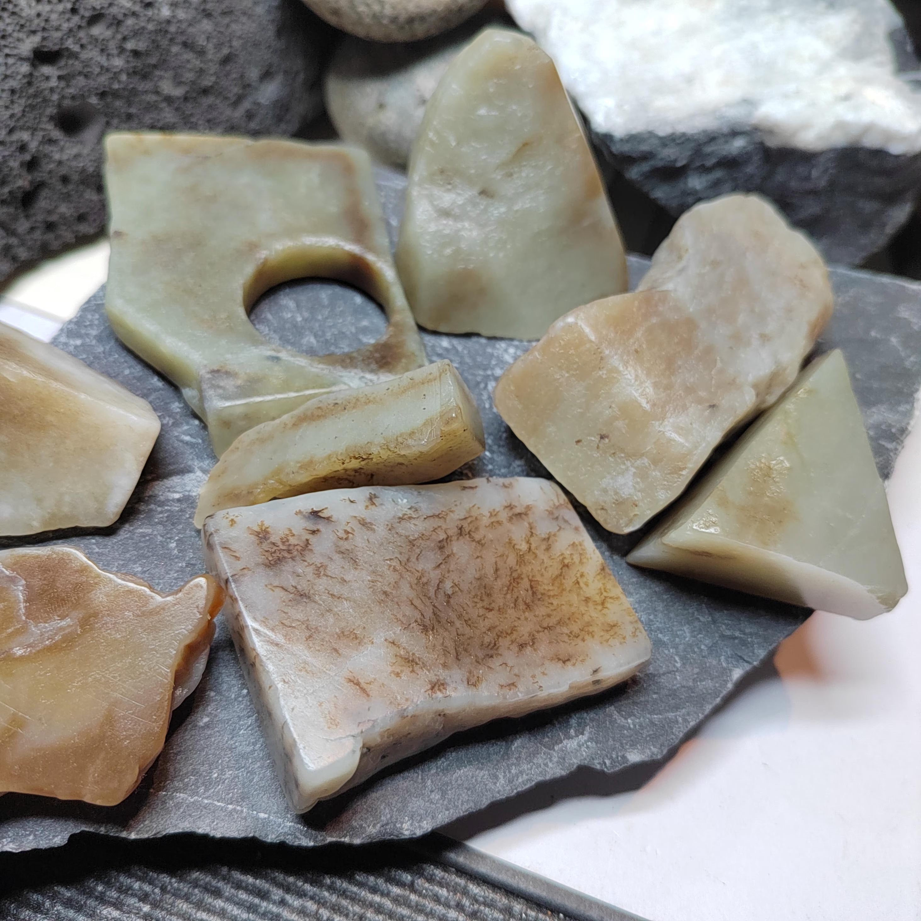 Natural DIY Nephrite Jade Raw Fragments · 485g Sugar Brown with Shuicao 花 Pattern | SL540 SL Precious