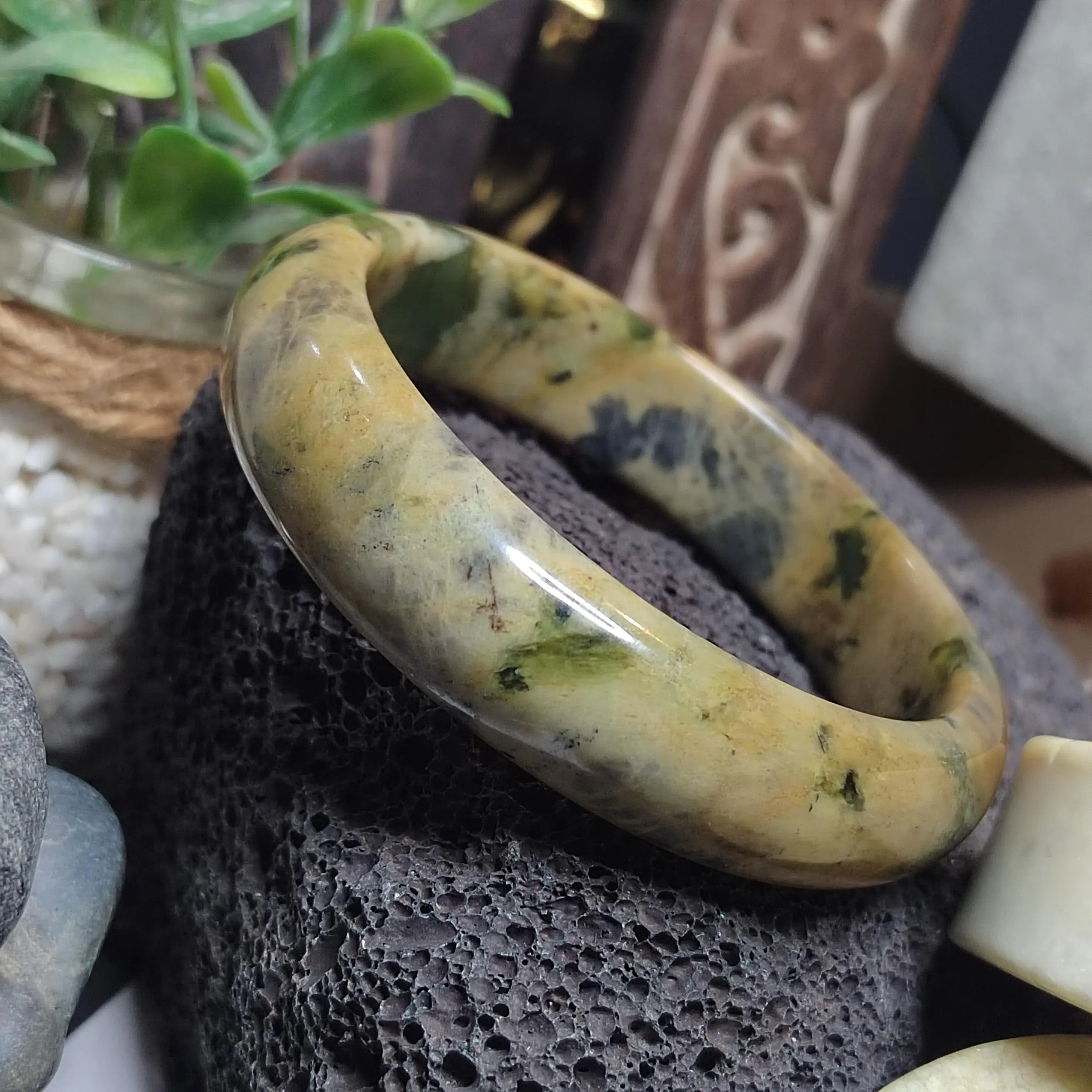 Certified Natural Xiuyan Jade Bangle “Tiger-Stripe Harmony” | Inner 64mm SL563 SL Precious