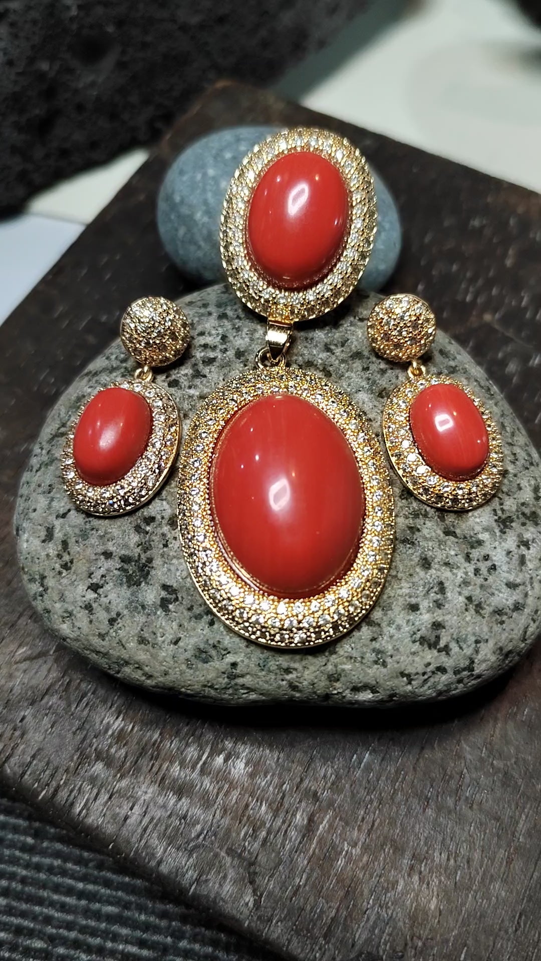 Cultivated Momo Coral 3-Piece Jewelry Set SL357A