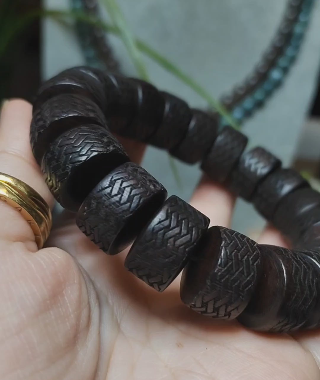 Hand-Carved Purple Chair Wood Bracelet 16mm – Aromatic 18cm Wrist